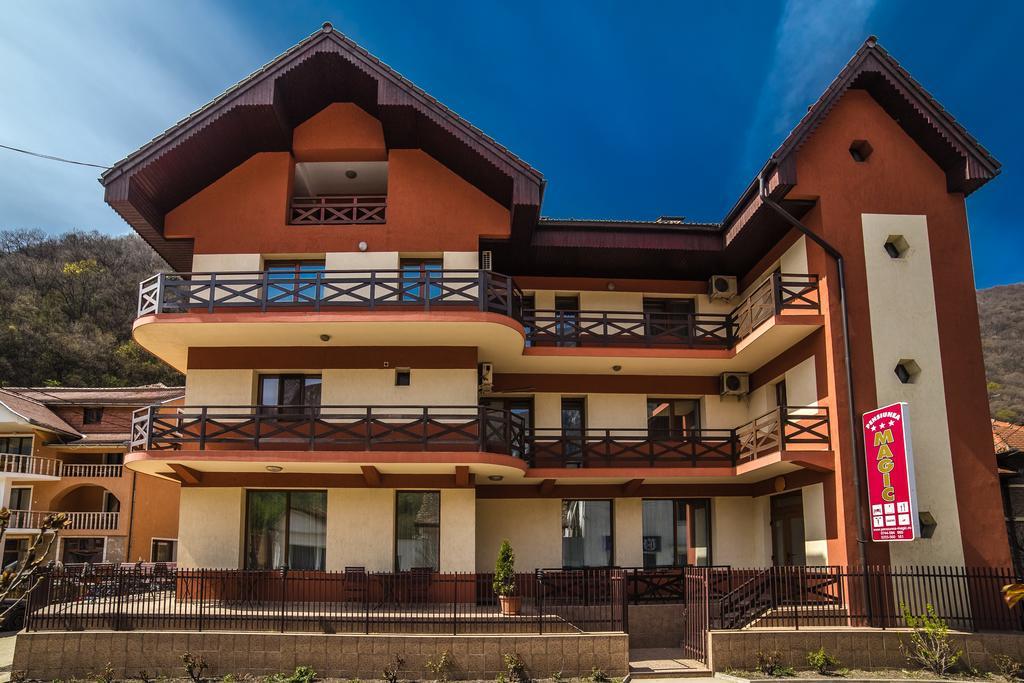 Guesthouse Magic Băile Herculane Exterior foto